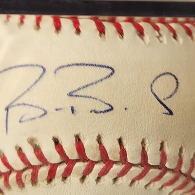 Barry Bonds Signed Baseball In Collectors Case