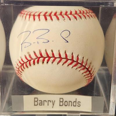 Barry Bonds Signed Baseball In Collectors Case