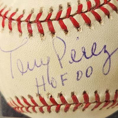 Tony Perez Hall of Fame 2000 Cincinnati Reds Signed Baseball In Collectors Case