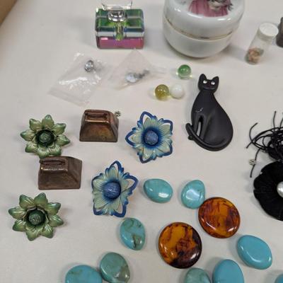 Assortment Of Costume Jewelry Clasp 835 & G Silver