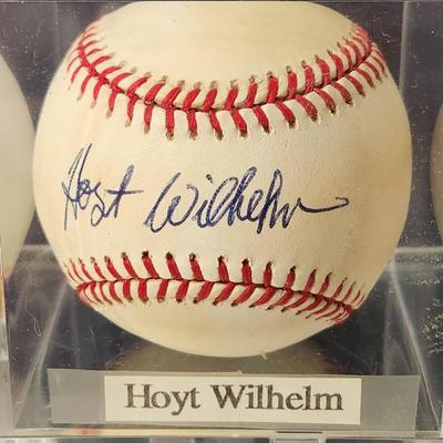 Hoyt Wilhelm Signed Baseball In Collectors Case
