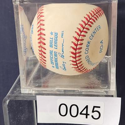 Robin Roberts Signed Baseball In Collectors Case