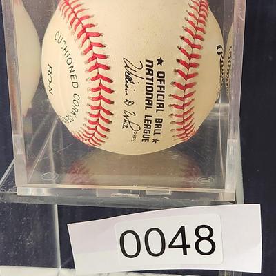 Willie Mays Signed Baseball In Collectors Case