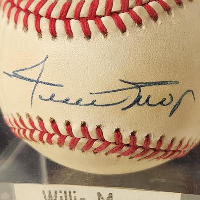 Willie Mays Signed Baseball In Collectors Case