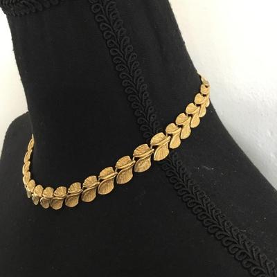 Vintage Gold tone necklace