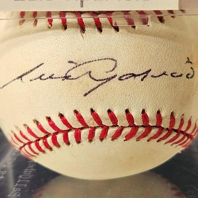 Luis Aparicio Signed Baseball In Collectors Case
