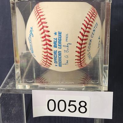 Mo Vaughn Signed Baseball In Collectors Case