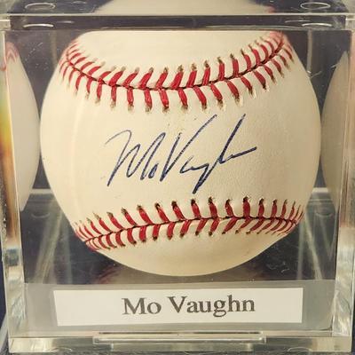 Mo Vaughn Signed Baseball In Collectors Case