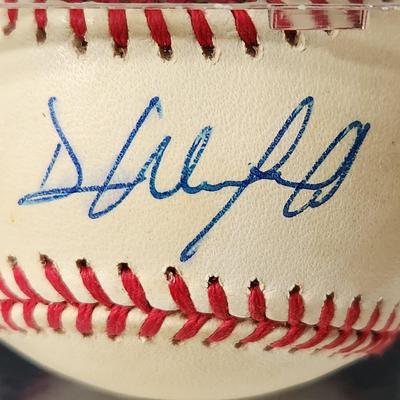 Dave Winfield Signed Baseball In Collectors Case