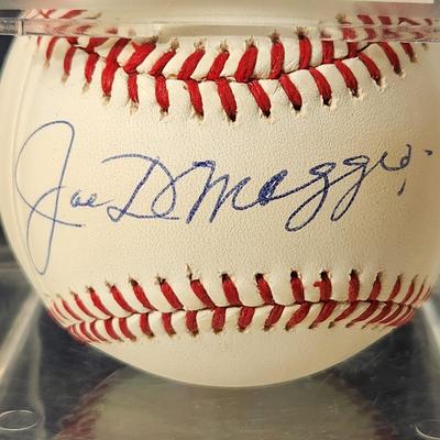 Joe DiMaggio Signed Baseball In Collectors Case