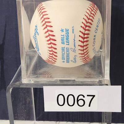 Joe DiMaggio Signed Baseball In Collectors Case