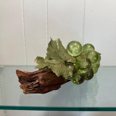 GLASS GRAPES AND 2 HINGED BOXES
