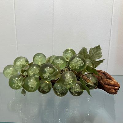 GLASS GRAPES AND 2 HINGED BOXES