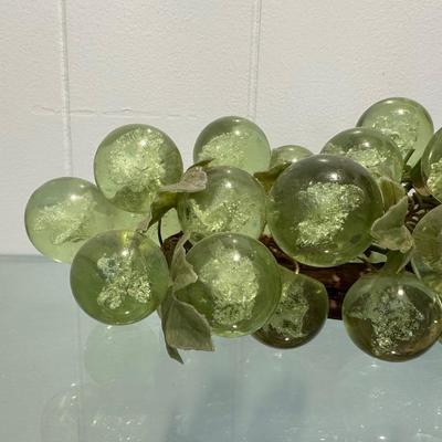GLASS GRAPES AND 2 HINGED BOXES