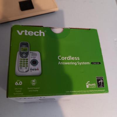 DESK LAMP AND VTECH CORDLESS PHONE