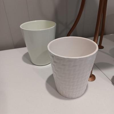 MOSAIC STYLE TOP PLANT STAND AND FLOWER POTS