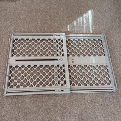 METAL PET PLAYPEN OR ENCLOSURE AND AN ADJUSTABLE SAFETY GATE
