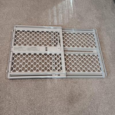 METAL PET PLAYPEN OR ENCLOSURE AND AN ADJUSTABLE SAFETY GATE