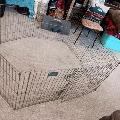 METAL PET PLAYPEN OR ENCLOSURE AND AN ADJUSTABLE SAFETY GATE