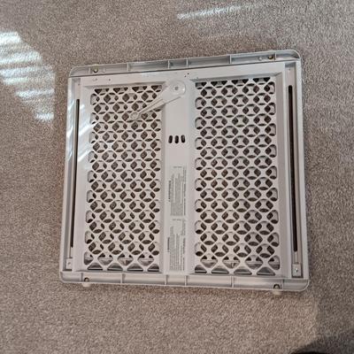 METAL PET PLAYPEN OR ENCLOSURE AND AN ADJUSTABLE SAFETY GATE