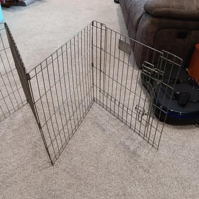 METAL PET PLAYPEN OR ENCLOSURE AND AN ADJUSTABLE SAFETY GATE