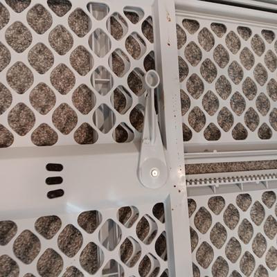 METAL PET PLAYPEN OR ENCLOSURE AND AN ADJUSTABLE SAFETY GATE