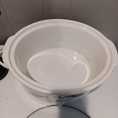 LARGE CROCK POT AND A HAND TOWEL HOLDER