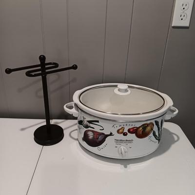 LARGE CROCK POT AND A HAND TOWEL HOLDER