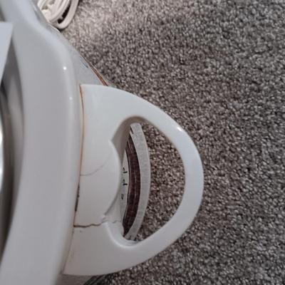 LARGE CROCK POT AND A HAND TOWEL HOLDER
