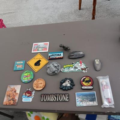 2 PEWTER FIGURES AND FRIDGE MAGNETS