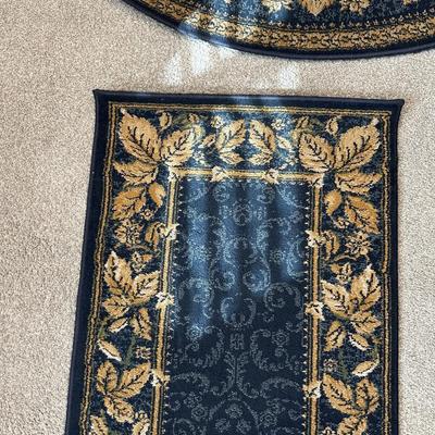 ROUND AREA RUG AND HALL RUNNER