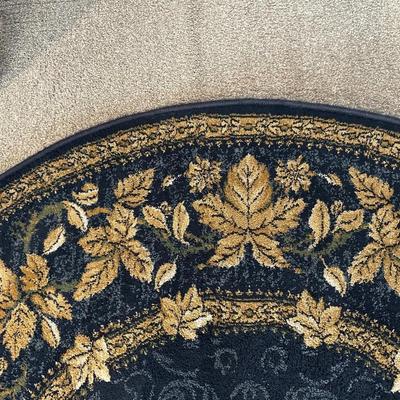 ROUND AREA RUG AND HALL RUNNER