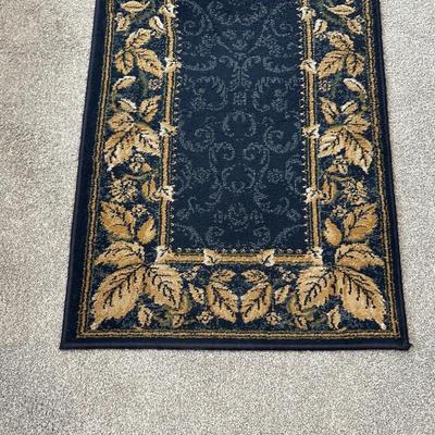 ROUND AREA RUG AND HALL RUNNER