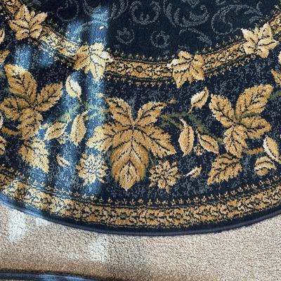 ROUND AREA RUG AND HALL RUNNER