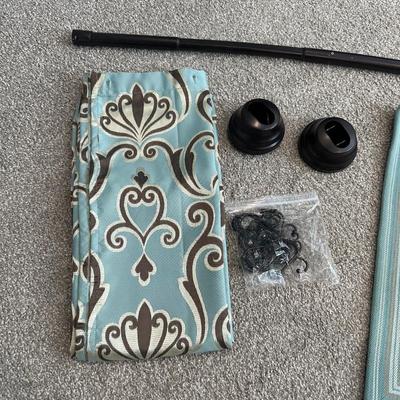 CURVED SHOWER ROD, BATH MATS AND SHOWER CURTAIN