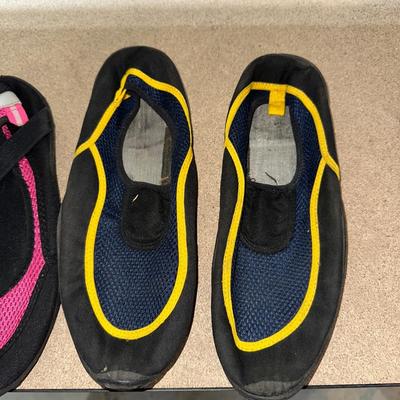 WATER SHOES