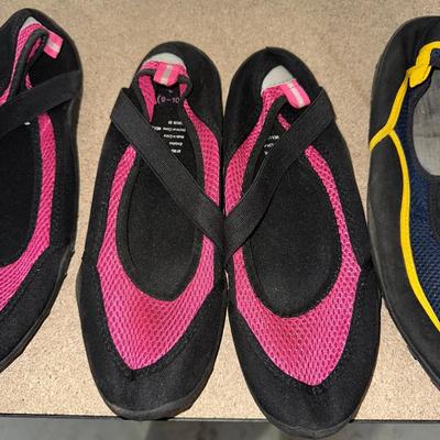 WATER SHOES