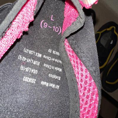 WATER SHOES
