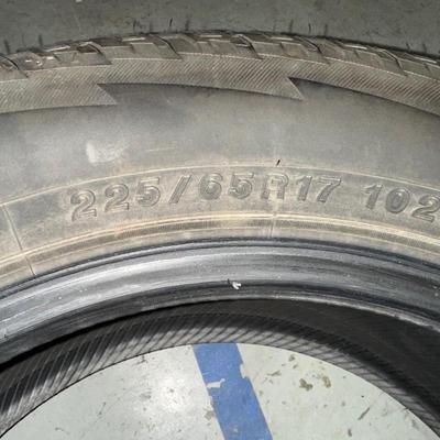 1 1/4" - 2" HITCH ADAPTER, 1 YOKOHAMA 225/65R17 TIRE AND A HITCH