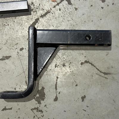 1 1/4" - 2" HITCH ADAPTER, 1 YOKOHAMA 225/65R17 TIRE AND A HITCH