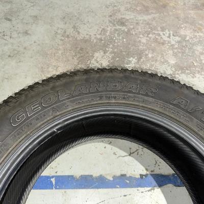 1 1/4" - 2" HITCH ADAPTER, 1 YOKOHAMA 225/65R17 TIRE AND A HITCH