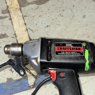 CRAFTSMAN DRILL, HEDGE CUTTERS AND A TOOL BOX STEP STOOL