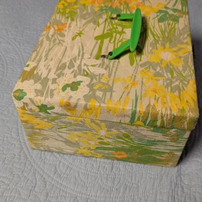 Sewing Box & Supplies (BR2)