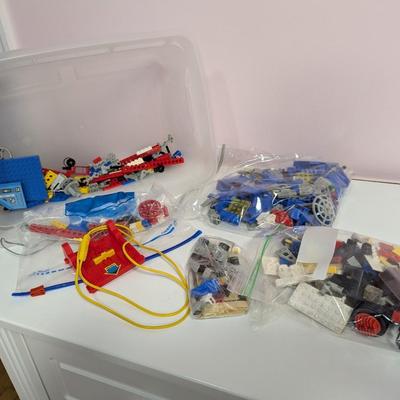 Assortment Of Legos (BR3)