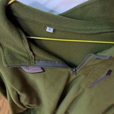Various Brands Of Jackets Fleece Size Large/XL (BR3)