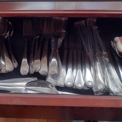 Reed & Barton Stainless Flatware- Approx 80 Pieces