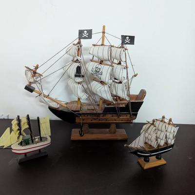 Wooden Sailboat Sailing Ship Models (O)