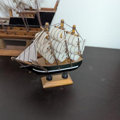 Wooden Sailboat Sailing Ship Models (O)