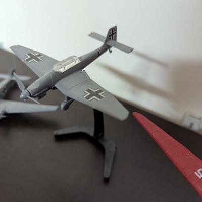 Plastic Model Airplanes (O)