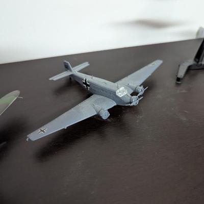 Plastic Model Airplanes (O)